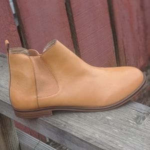 LIKE NEW!! Zara Tan Leather Chelsea Bootie